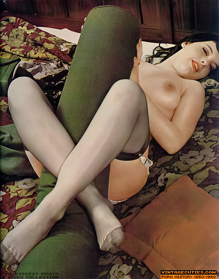This sexy young tramp, with cone shaped tit - XXX Dessert - Picture 2