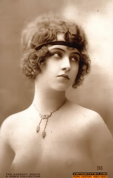 She poses in a white dress and smiles seduc - XXX Dessert - Picture 3