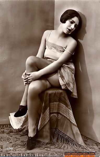 Dressed in victorian cloths, this slender s - XXX Dessert - Picture 8