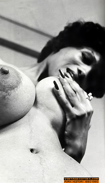 This sexy petite tramp with small tits pose - XXX Dessert - Picture 7