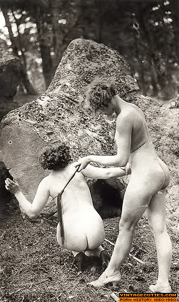 This petite tramp, with small tits, spreads - XXX Dessert - Picture 3