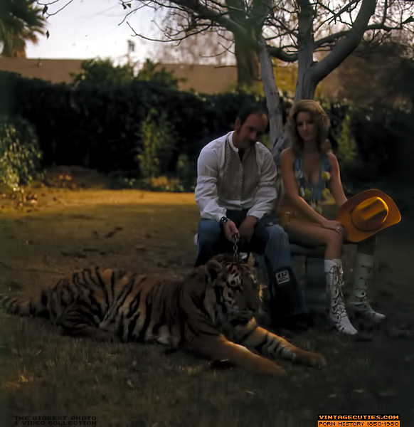 This sultry blonde, in heels, poses topless - XXX Dessert - Picture 1