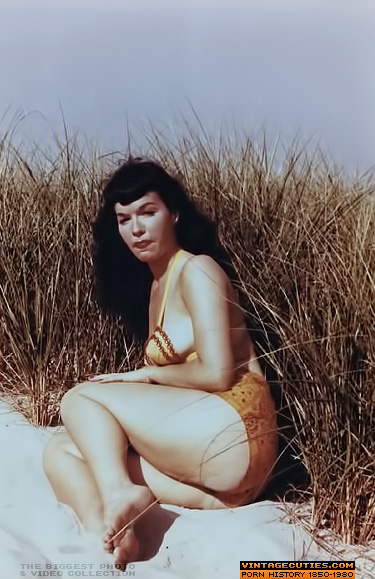 This ebony whore, with a beautiful smile, p - XXX Dessert - Picture 1