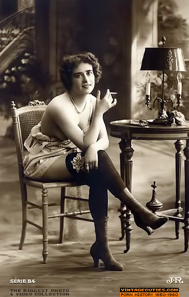 This chubby pornstar, strikes an regal pose - XXX Dessert - Picture 1