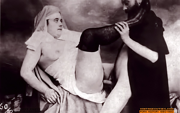 These lesbians lick, finger and use strap-o - XXX Dessert - Picture 8