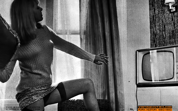 These classy tramps pose in various states  - XXX Dessert - Picture 10