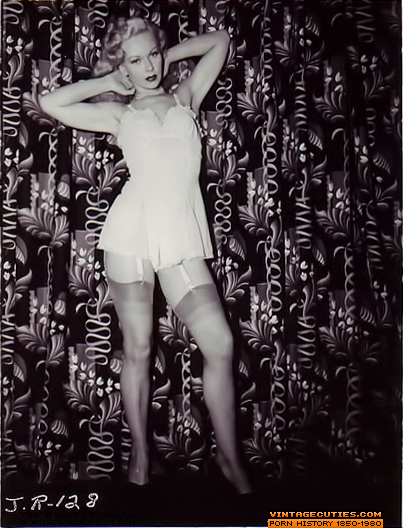 These mature, brunette, pornstars, pose top - XXX Dessert - Picture 3