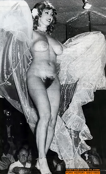 Alluring brunette and blonde in white lace  - XXX Dessert - Picture 10