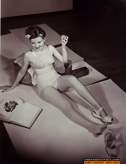 Divine brunette and blonde in satin gloves, - XXX Dessert - Picture 6