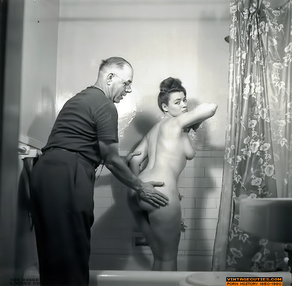 Seductive brunette in black mesh stockings  - XXX Dessert - Picture 3