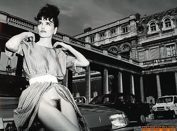 Showy couple girls wearing black mesh blous - XXX Dessert - Picture 5