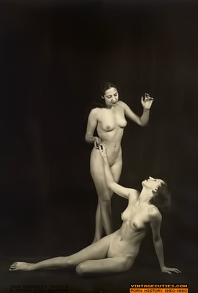 Enjoyable couple girls wearing black polka  - XXX Dessert - Picture 5