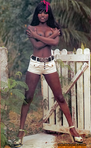 Attractive couple girls wearing pastel yell - XXX Dessert - Picture 3