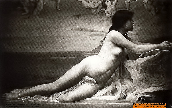 Engaging couple girls in sparkly headband a - XXX Dessert - Picture 1