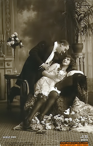 Superb couple girls wearing black and white - XXX Dessert - Picture 5