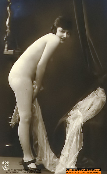 Superb couple girls wearing black and white - XXX Dessert - Picture 9