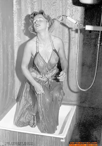 Lusty blonde bitch in sexy dress goes to tt - XXX Dessert - Picture 6