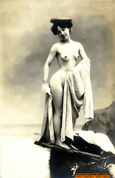 Sexy showgirls in lucious outfits get naked - XXX Dessert - Picture 7