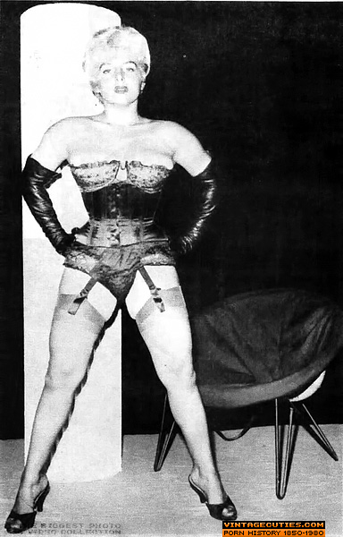 Classy bitches in sexy gowns and dress get  - XXX Dessert - Picture 5