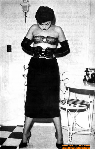 Classy bitches in sexy gowns and dress get  - XXX Dessert - Picture 7