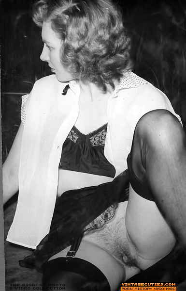 Sexy bitches remove their clothes and start - XXX Dessert - Picture 8