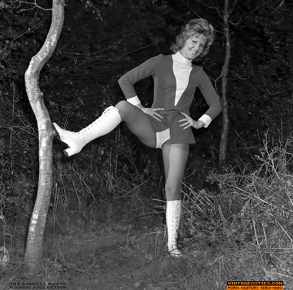 Seductive bitches in sexy bra and panties s - XXX Dessert - Picture 8