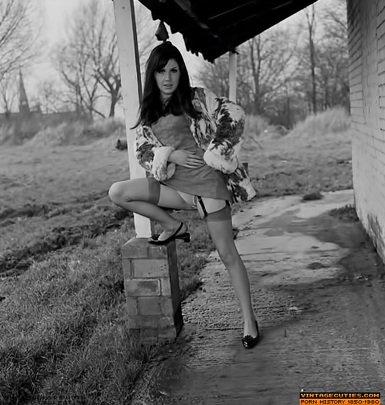 Blonde bitch gets naked and a brunettte bab - XXX Dessert - Picture 5