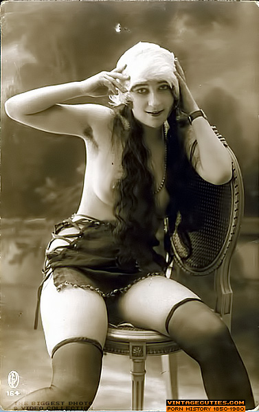 Stunning brunette bitch exposes her flawles - XXX Dessert - Picture 4