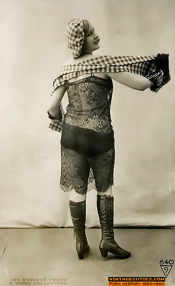 Chubby brunette bitch in sexy outfit gets n - XXX Dessert - Picture 3