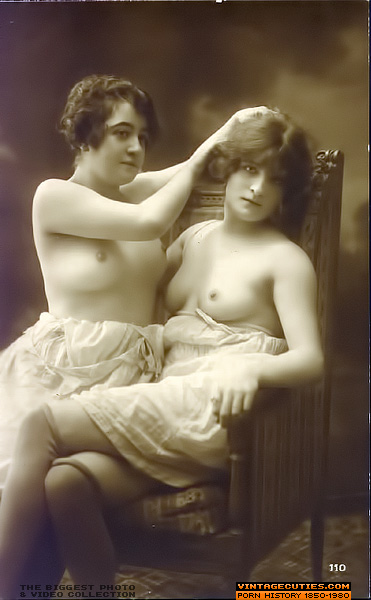 Lesbian hotties get naked and start fondlin - XXX Dessert - Picture 4