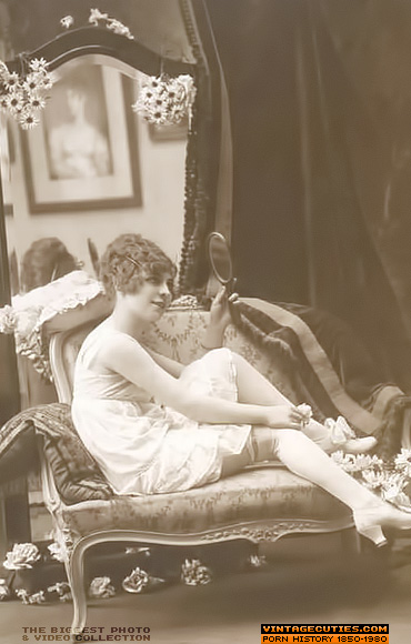 Naked gals enjoy posing for the camera whil - XXX Dessert - Picture 5