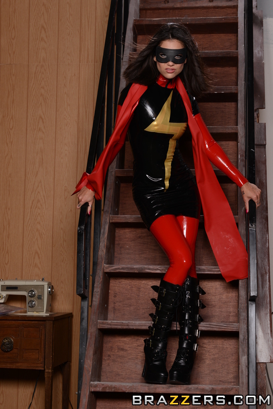 Tattooed brunette, wearing leather costume  - XXX Dessert - Picture 2