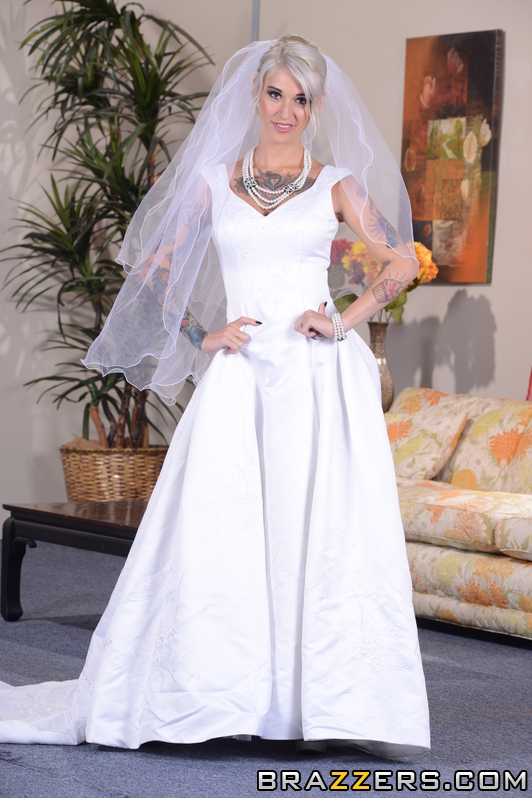 Lavish blonde in blue lingerie, fishnets an - XXX Dessert - Picture 1