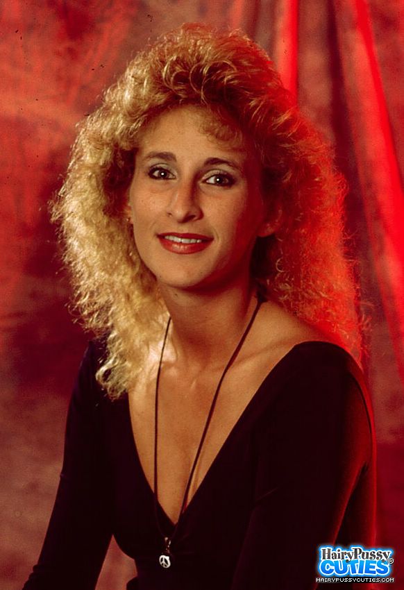 Luscious MILF teases with her alluring body - XXX Dessert - Picture 1