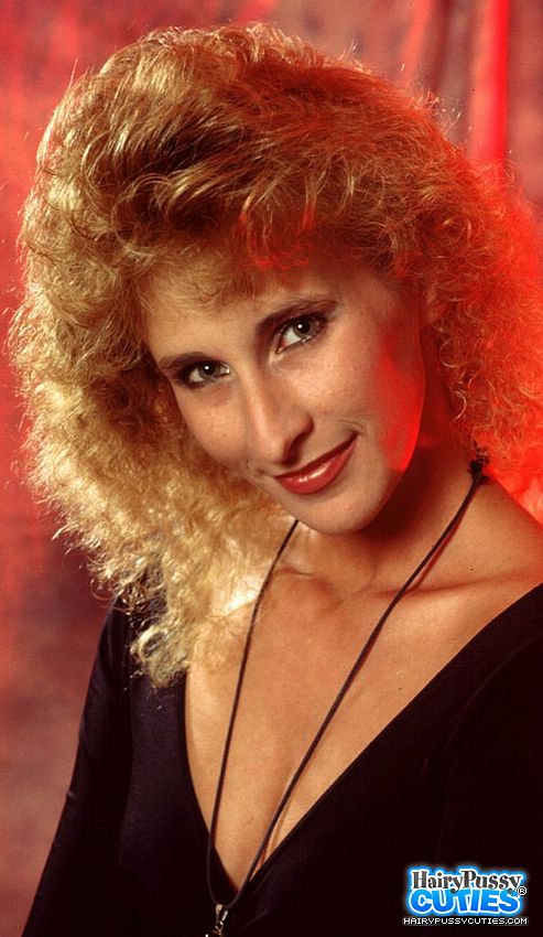 Luscious MILF teases with her alluring body - XXX Dessert - Picture 2