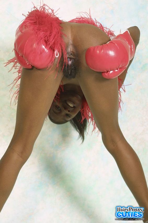 Sexy tall black seductress in boxing gloves - XXX Dessert - Picture 3