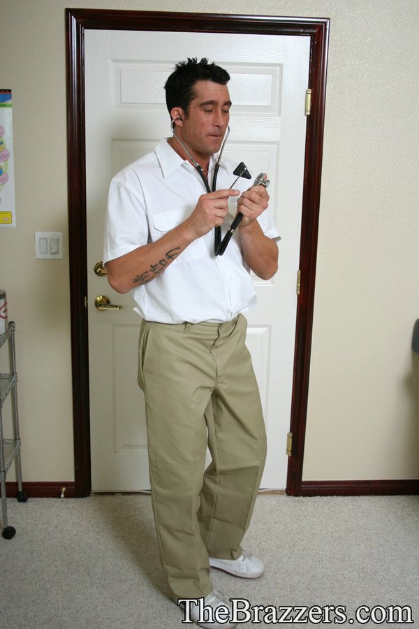Hot brunette nurse caught a pervert sneaking in her clinic - XXXonXXX - Pic 2