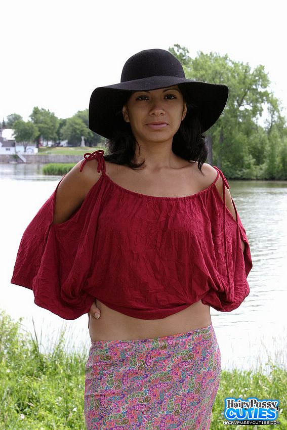 Gorgeous babe displays her hot body by the  - XXX Dessert - Picture 9