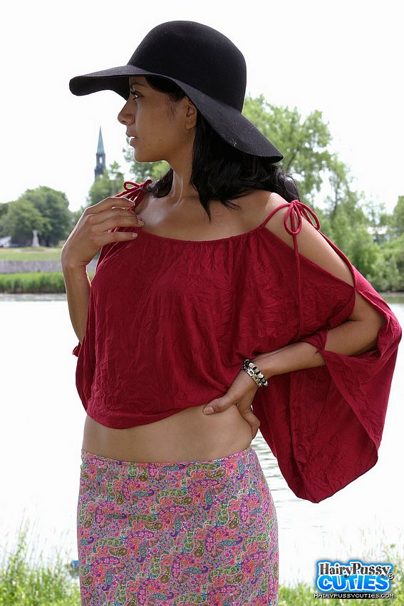 Gorgeous babe displays her hot body by the  - XXX Dessert - Picture 11