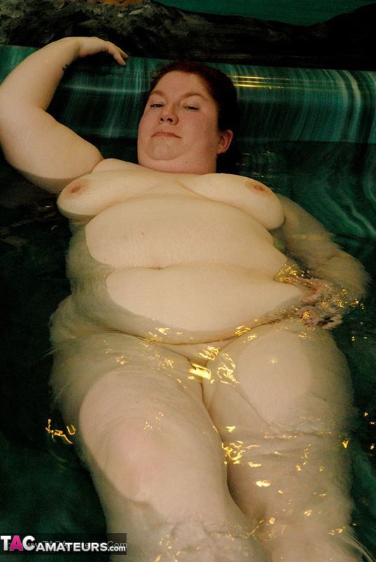 Chubby hotties gets naked and expose their  - XXX Dessert - Picture 7