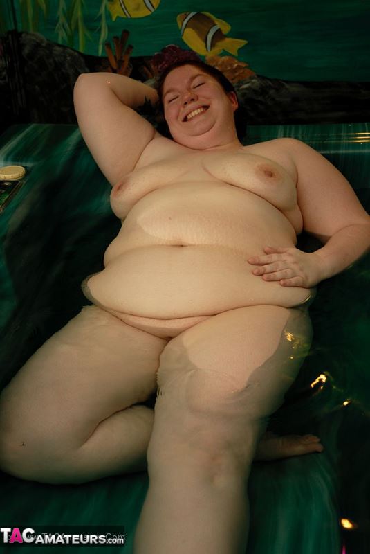 Chubby hotties gets naked and expose their  - XXX Dessert - Picture 8