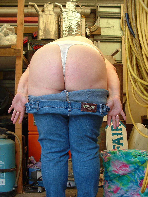 Chubby hottie displays her gigantic body be - XXX Dessert - Picture 9