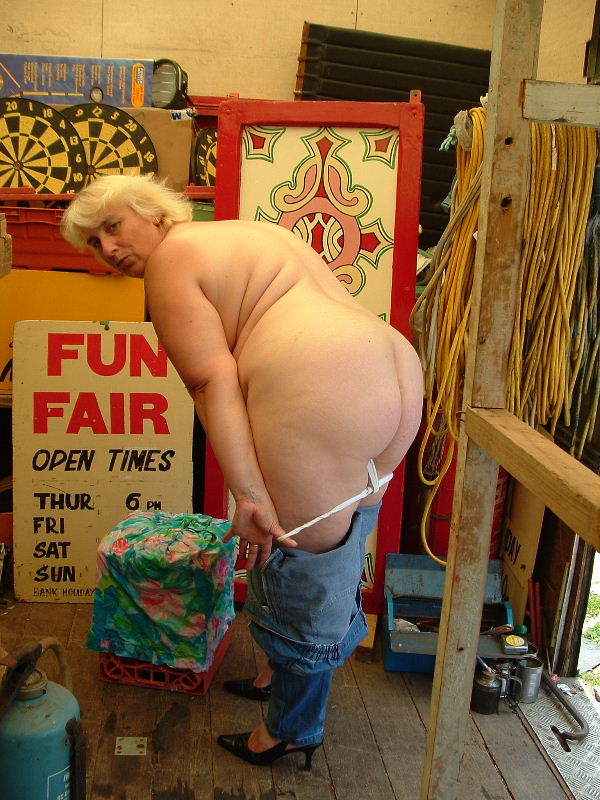 Chubby hottie displays her gigantic body be - XXX Dessert - Picture 10