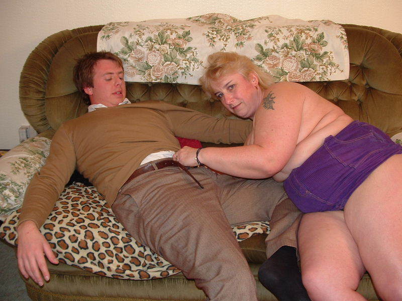 Blonde MILF teases a hot dude with her Chub - XXX Dessert - Picture 8