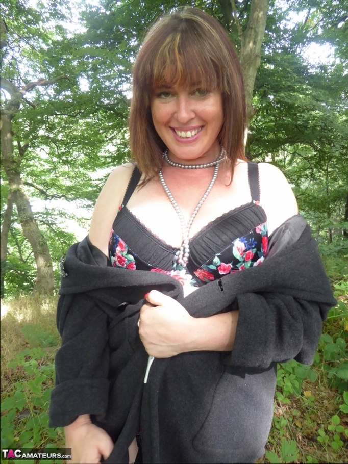 Sweet babe takes off her black coat and dis - XXX Dessert - Picture 4