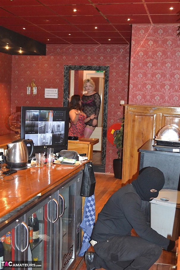 Mature blonde in black nighty, pink underwe - XXX Dessert - Picture 5