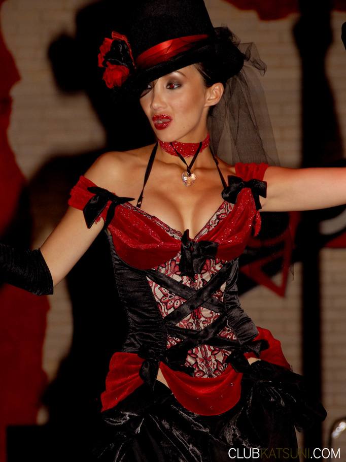 Steaming hot babe takes off her red and hat - XXX Dessert - Picture 1