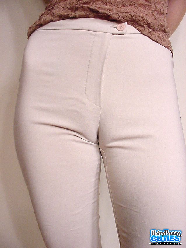 Big breasted redhead in black rollers posin - XXX Dessert - Picture 11