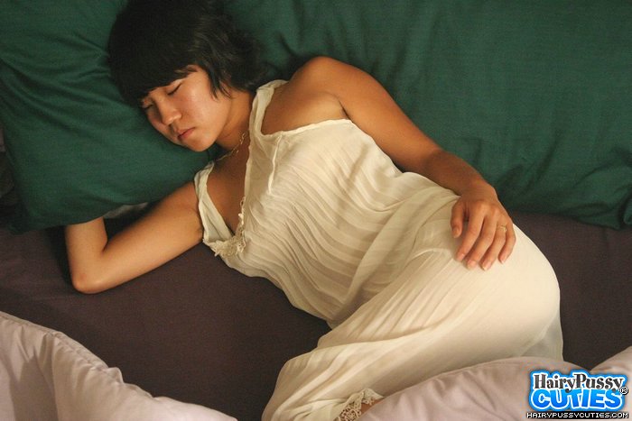 Black haired asian in white peignoir and no - XXX Dessert - Picture 2