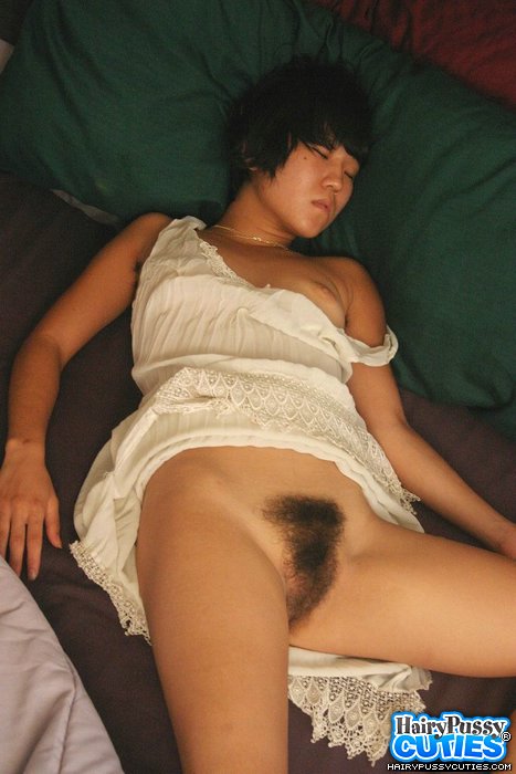 Black haired asian in white peignoir and no - XXX Dessert - Picture 5